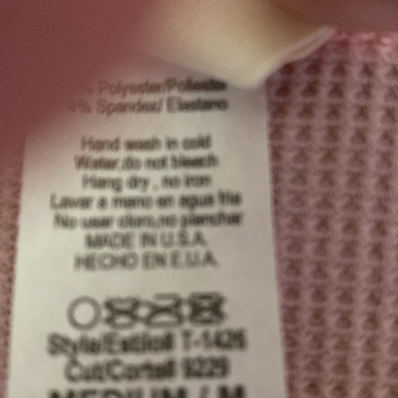 Pink ladies size medium top button down with tie in front - Picture 3 of 4